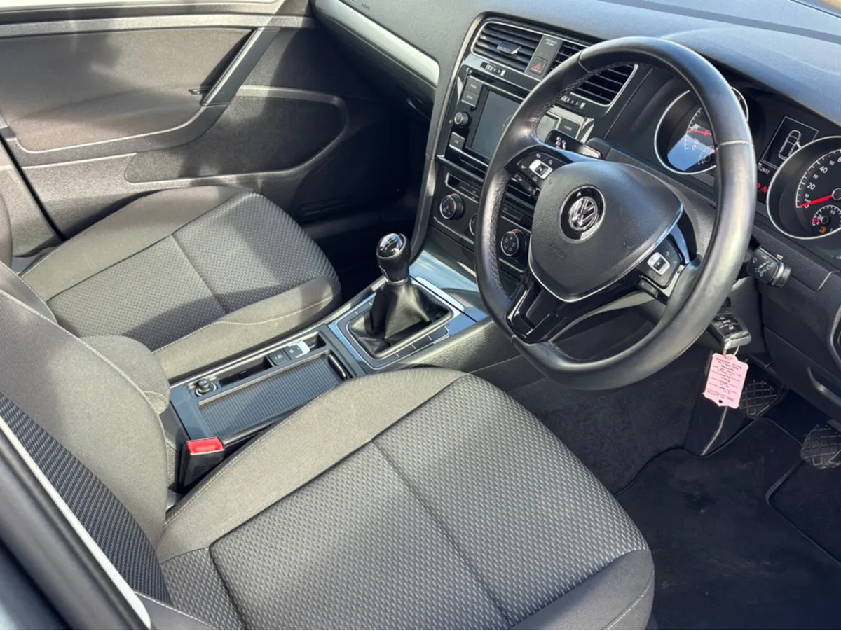 Volkswagen Golf TRENDLINE 1.0 TSI MANUAL 6SPEED FW - Image 2