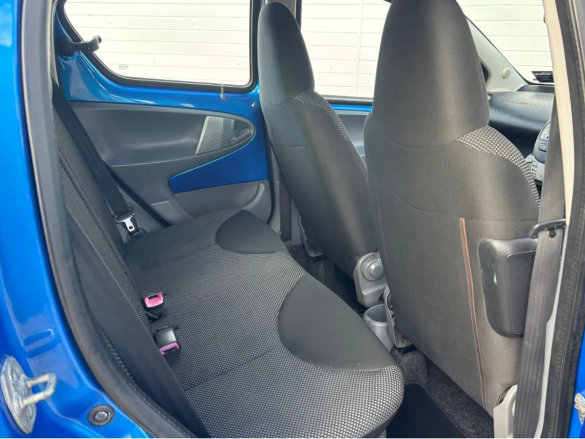 Toyota Aygo 1.0 VVT-I BLUE 5DR - Image 4