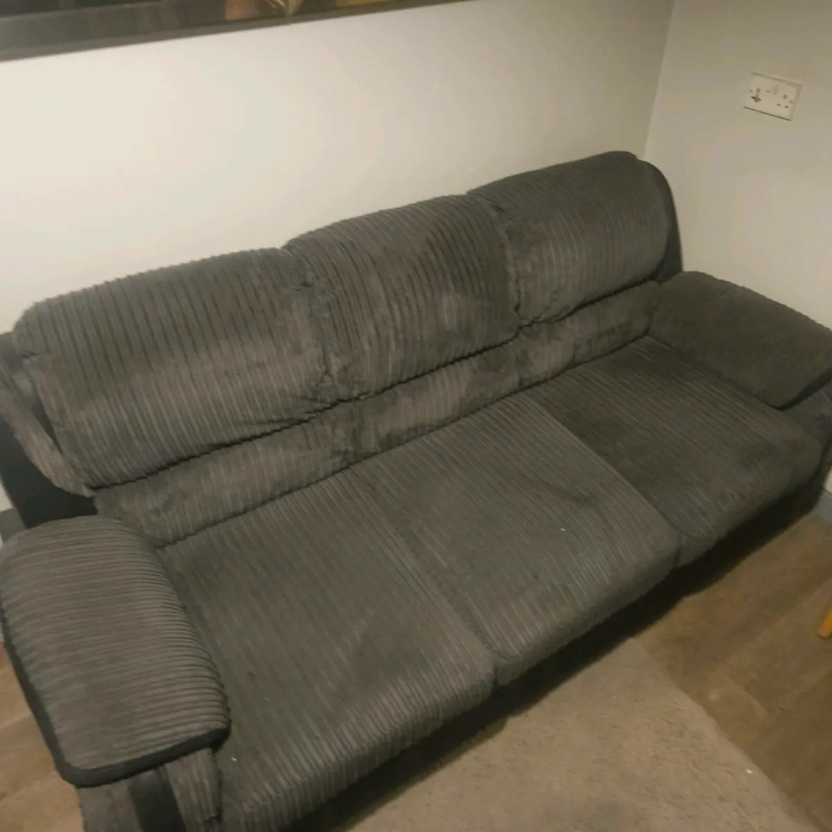 Suite of furniture and large poufe - Image 1