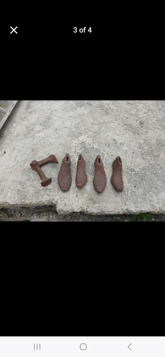 Cast iron cobbler shoes and accessories - Image 1
