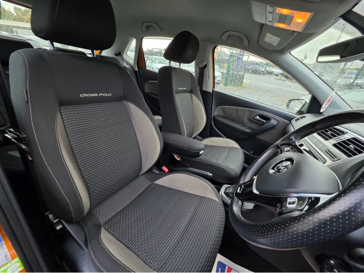 Volkswagen Polo 1.2 TSI HIGHLINE  CROSS EDITION / - Image 4