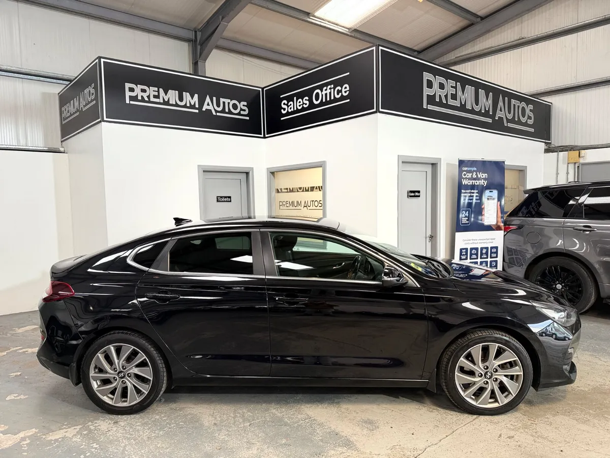 Hyundai i30 2019. FASTBACK DIESEL - Image 2