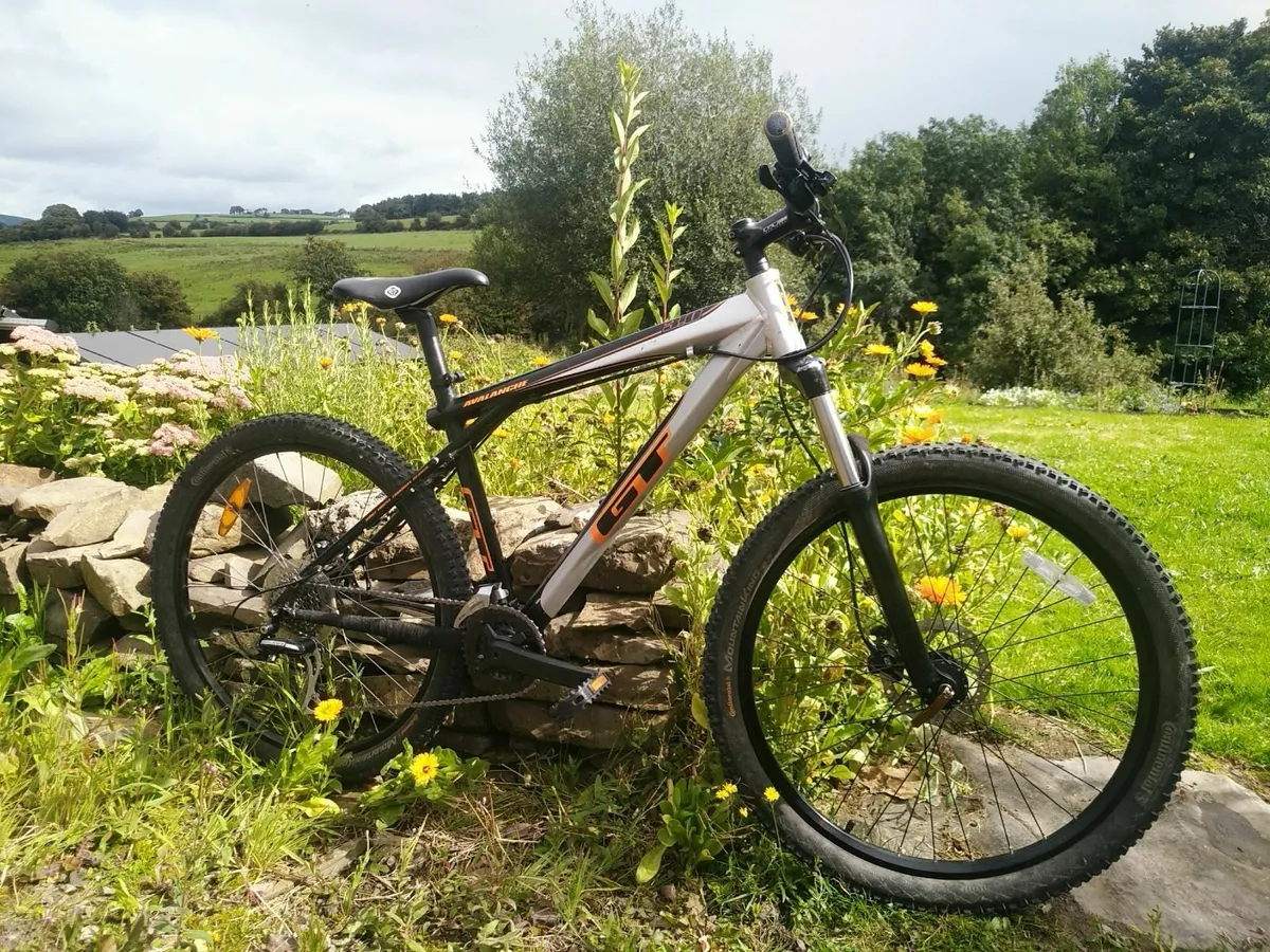 GT Avalanche 3.0 Hardtail XC/Trail - Image 1