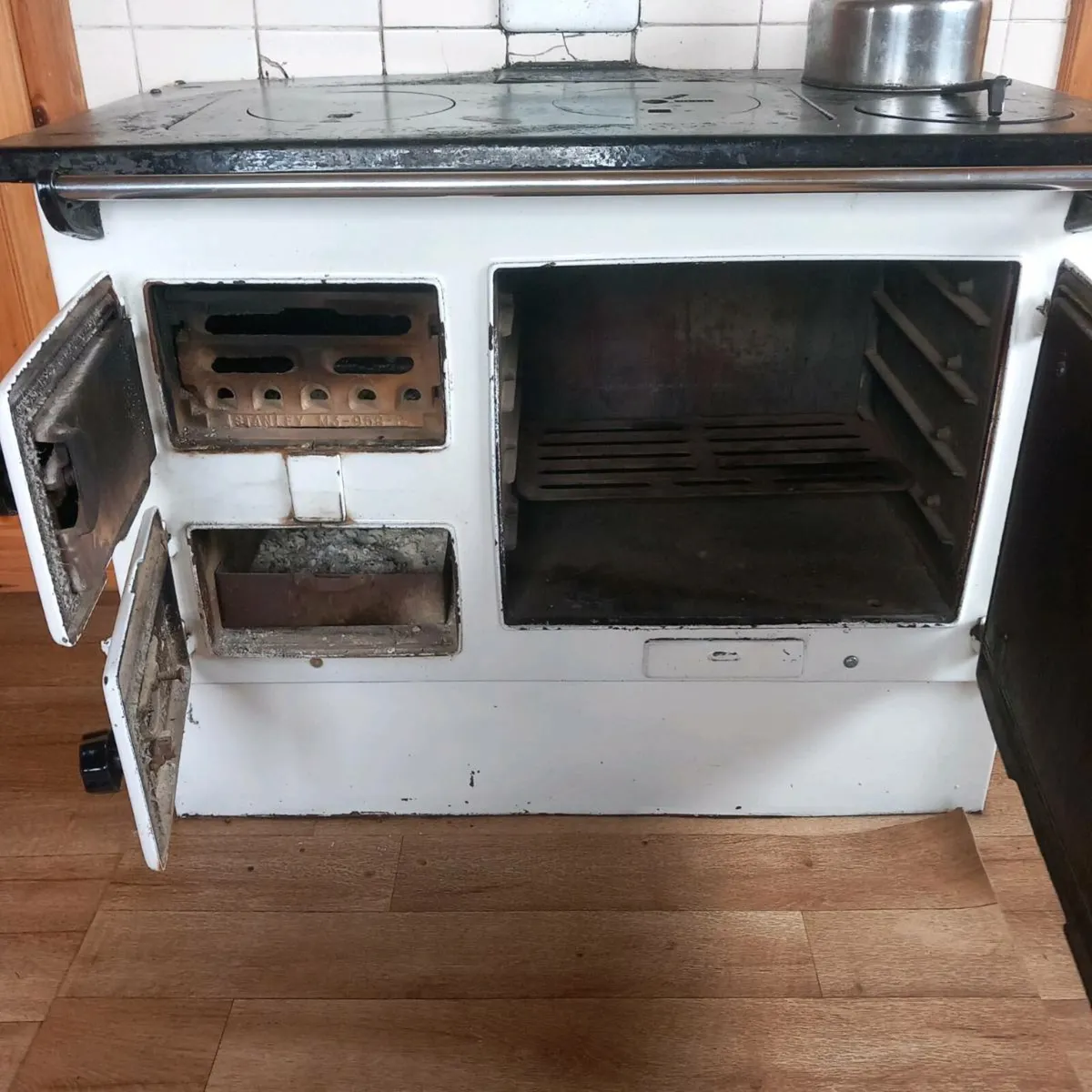 Stanley no 9 solid fuel range - Image 3