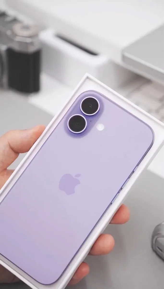 iPhone 17 - Image 1