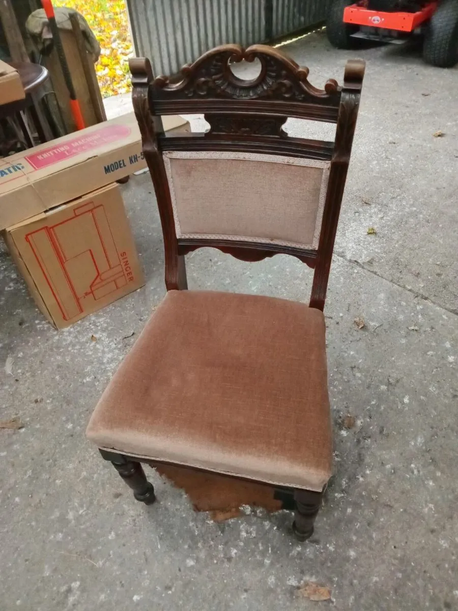 Antique chair - Image 1