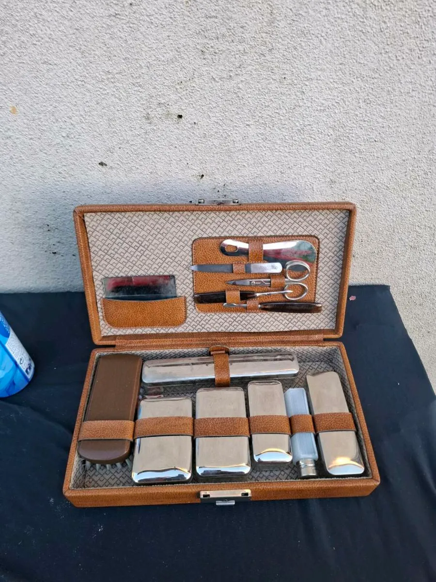 By post only vintage travel box - Image 1