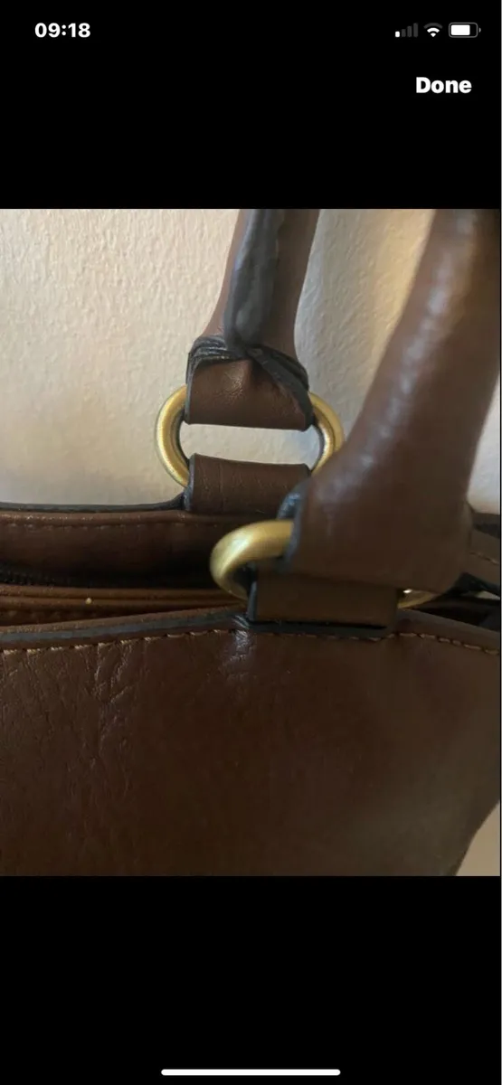 Matties Brand Leather Handbag - Image 3