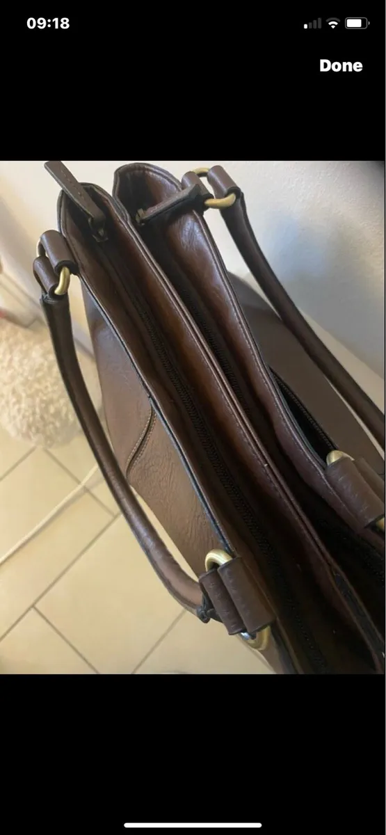 Matties Brand Leather Handbag - Image 4