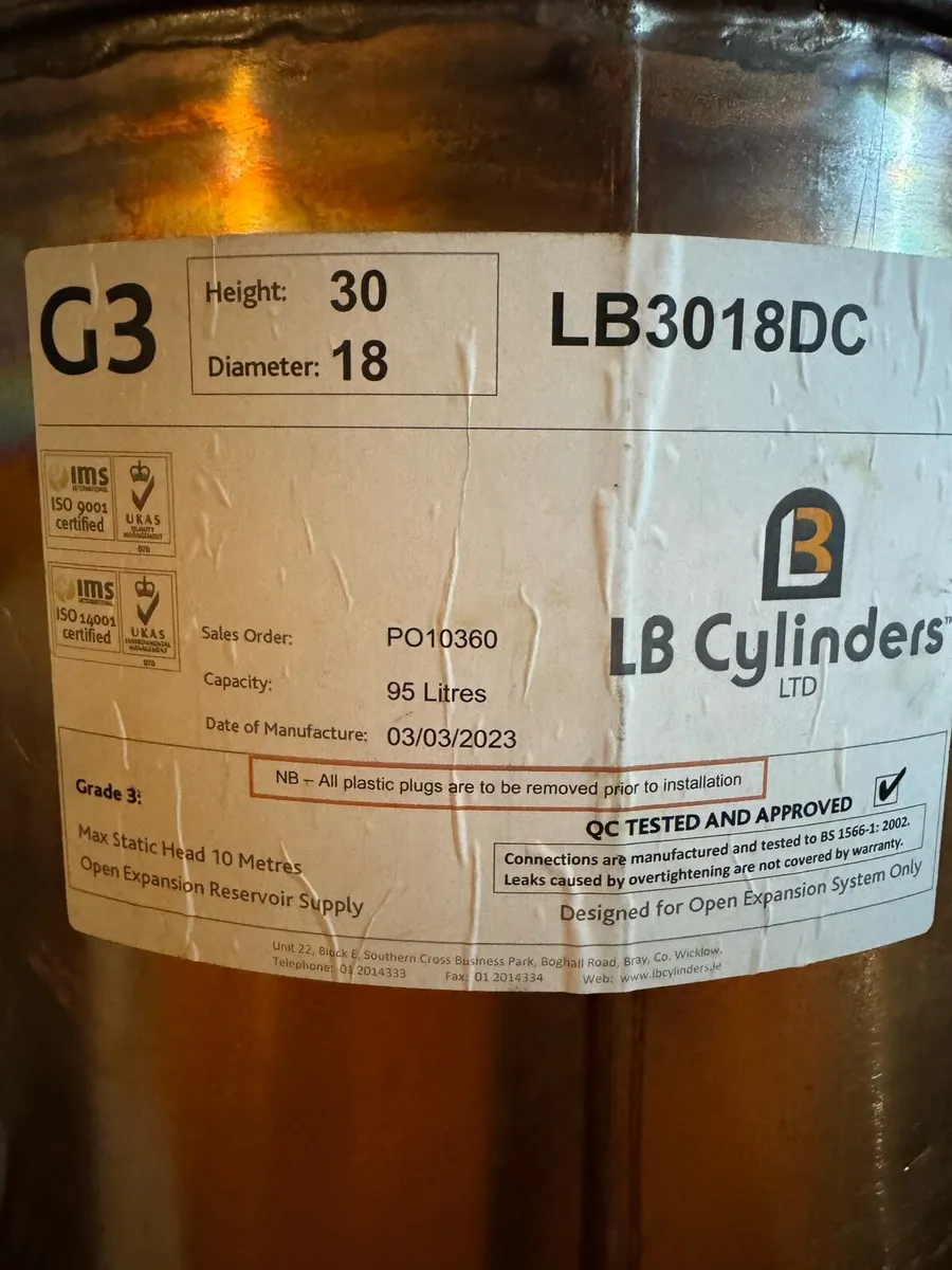 Nearly New 95L Vented Copper Hot Water Cylinder - Image 2