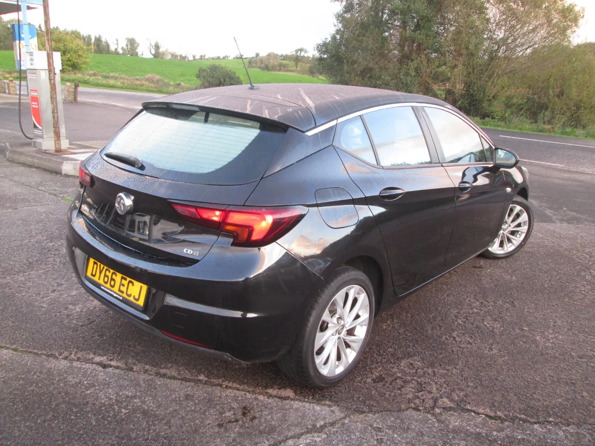 2016  VAUXHALL  ASTRA  1.6  CDTI  DESIGN  5DR - Image 4