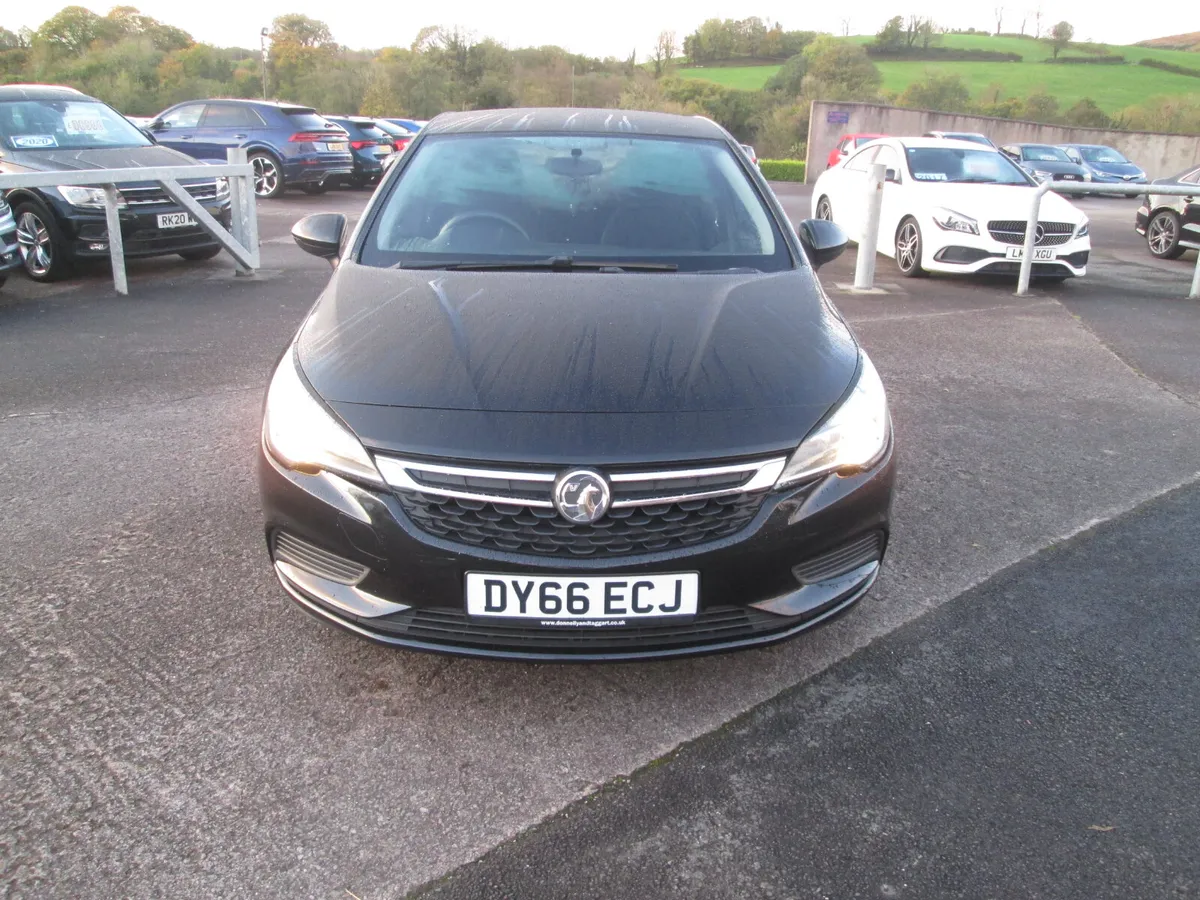 2016  VAUXHALL  ASTRA  1.6  CDTI  DESIGN  5DR - Image 3