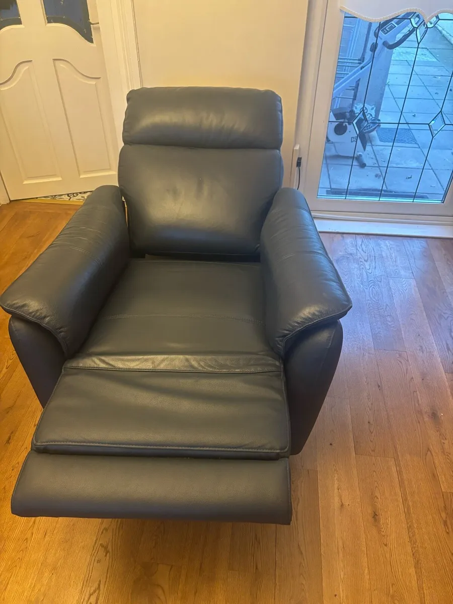 Electric leather recliner - Image 4