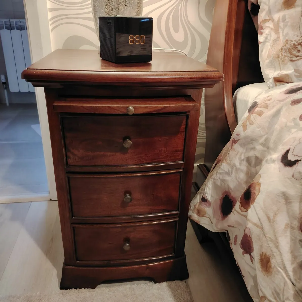 King size bedframe - Image 4