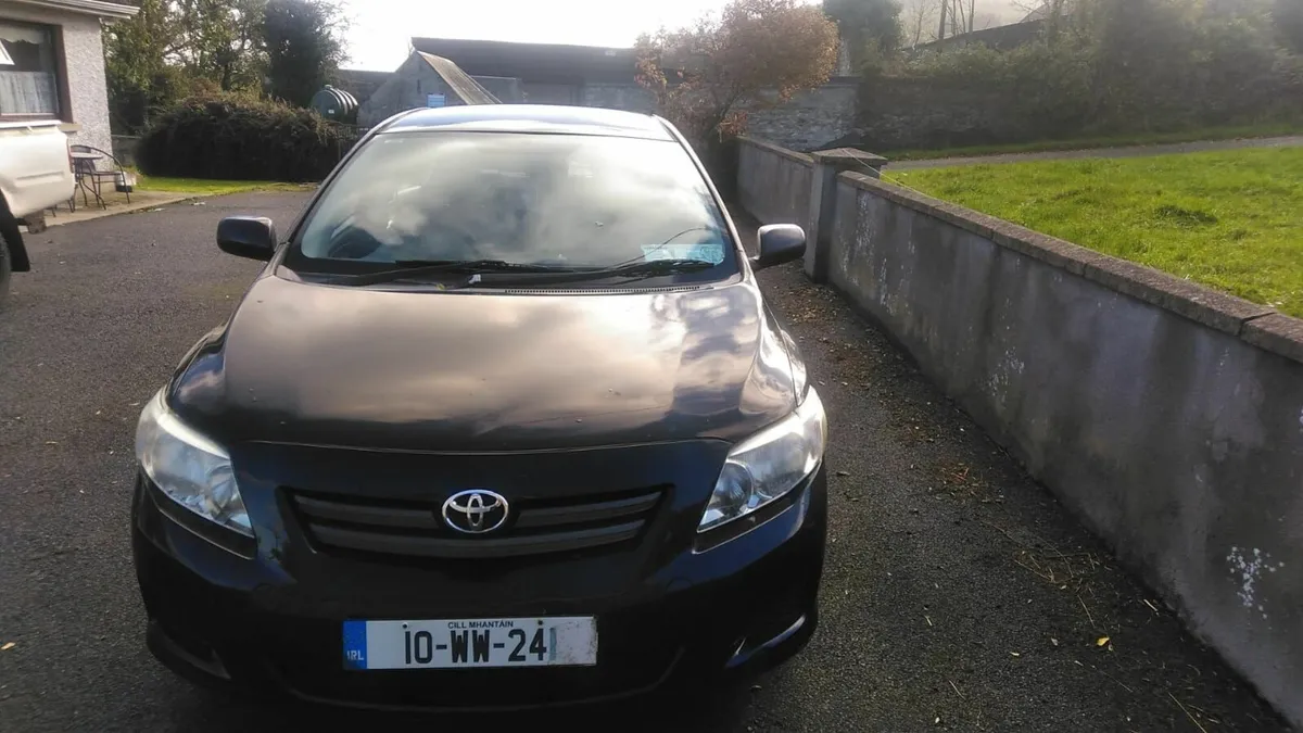 Toyota Corolla 2010 - Image 1