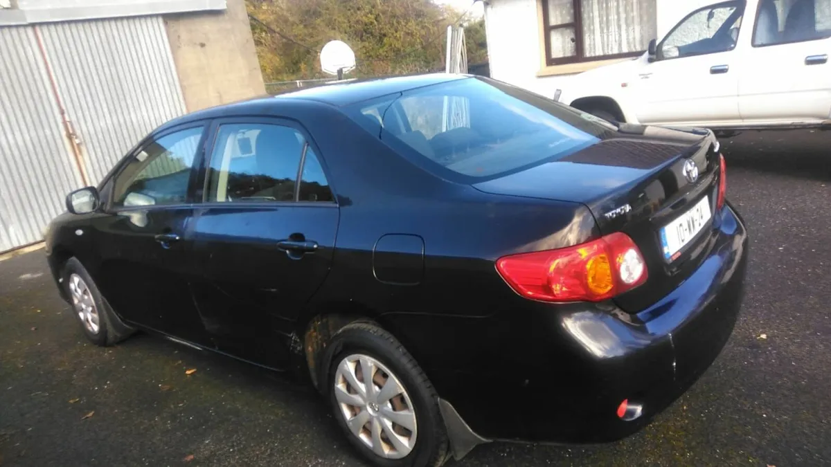 Toyota Corolla 2010 - Image 3