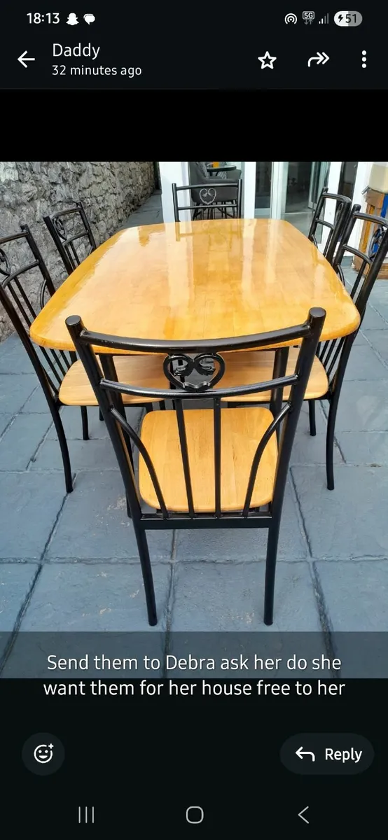 Table and chairs - Image 2