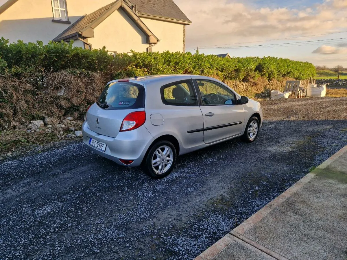 Renault clio low mileage - Image 3