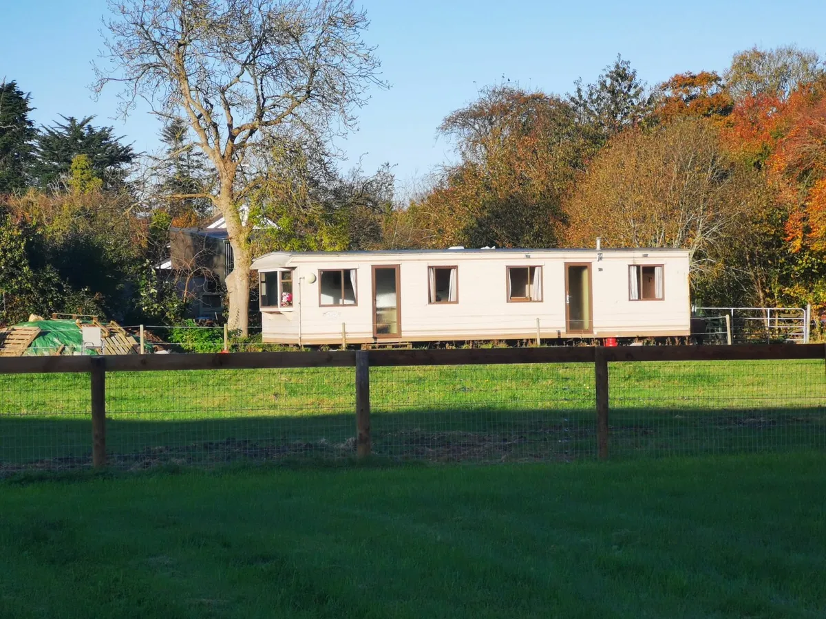 Mobile home - Image 1