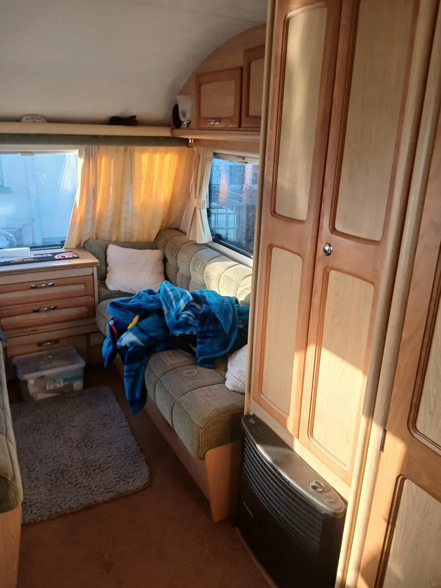 Caravan - Image 1