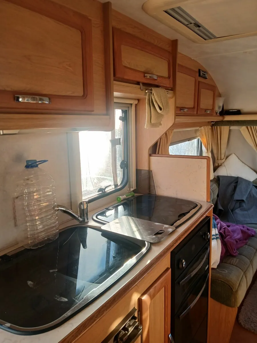Caravan - Image 2