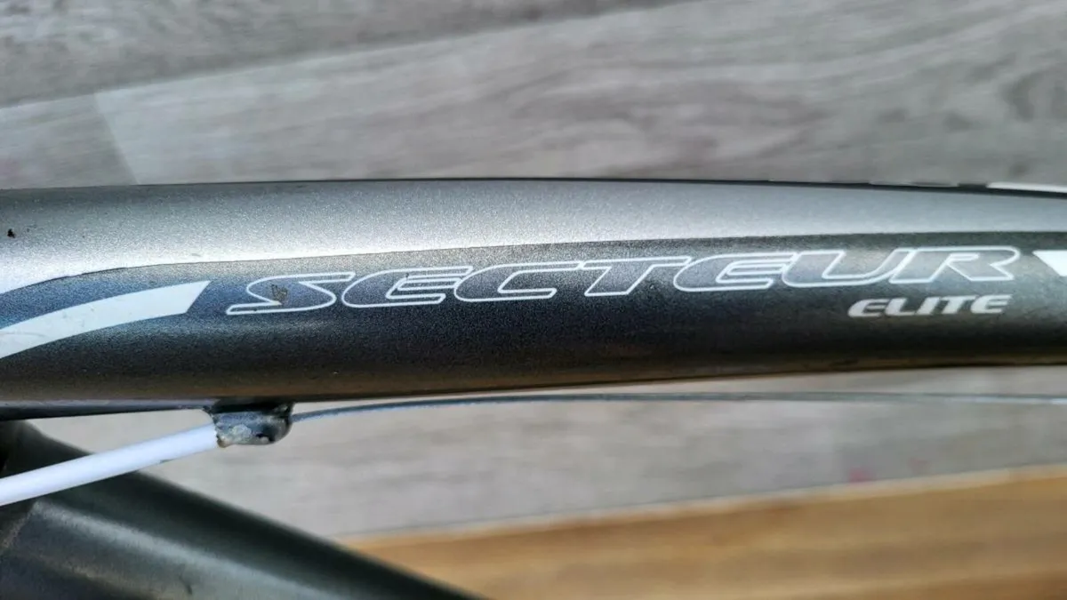 SPECIALIZED FLAT HANDLEBAR RACER - Image 2
