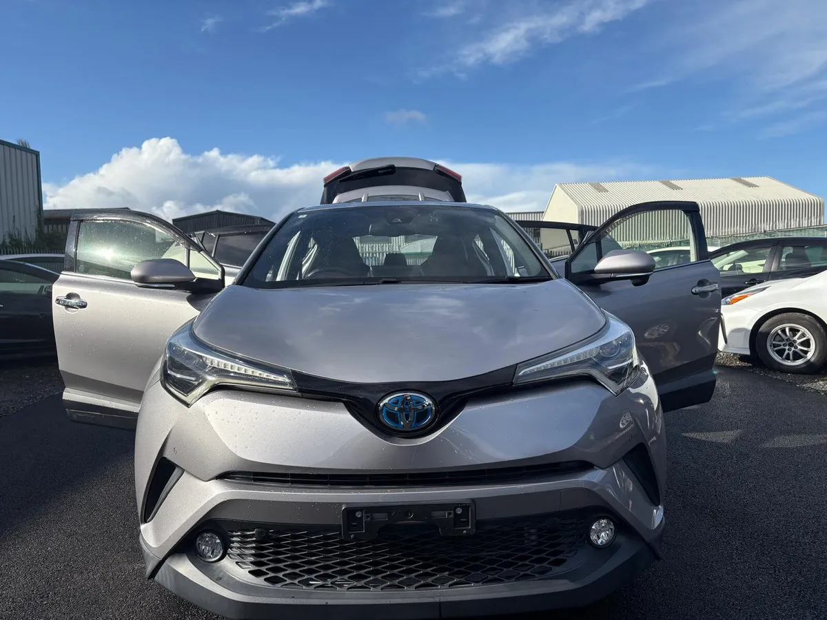 2018 Toyota C-HR HYBRID AUTOMATIC LEATHER INTERIOR - Image 4