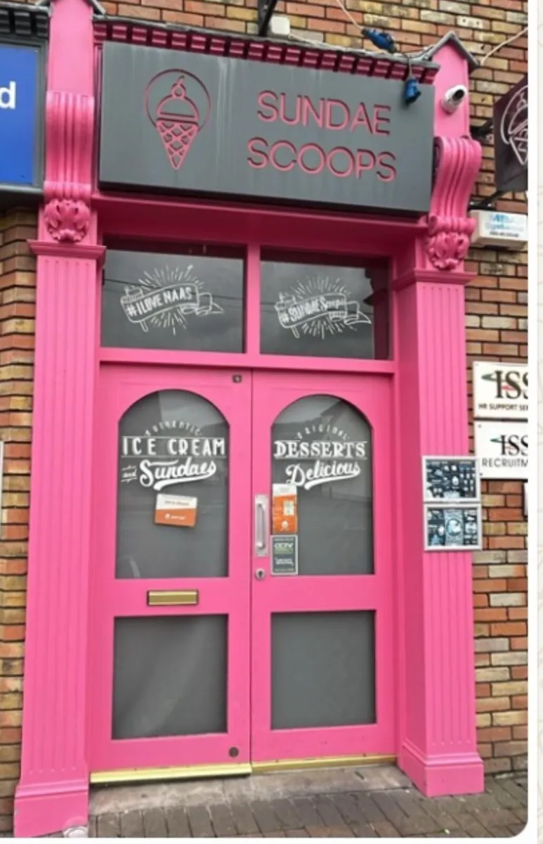 Ice cream / Dessert Parlor