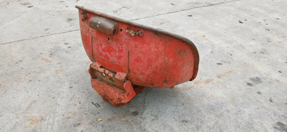 MF tractor seat - Image 1