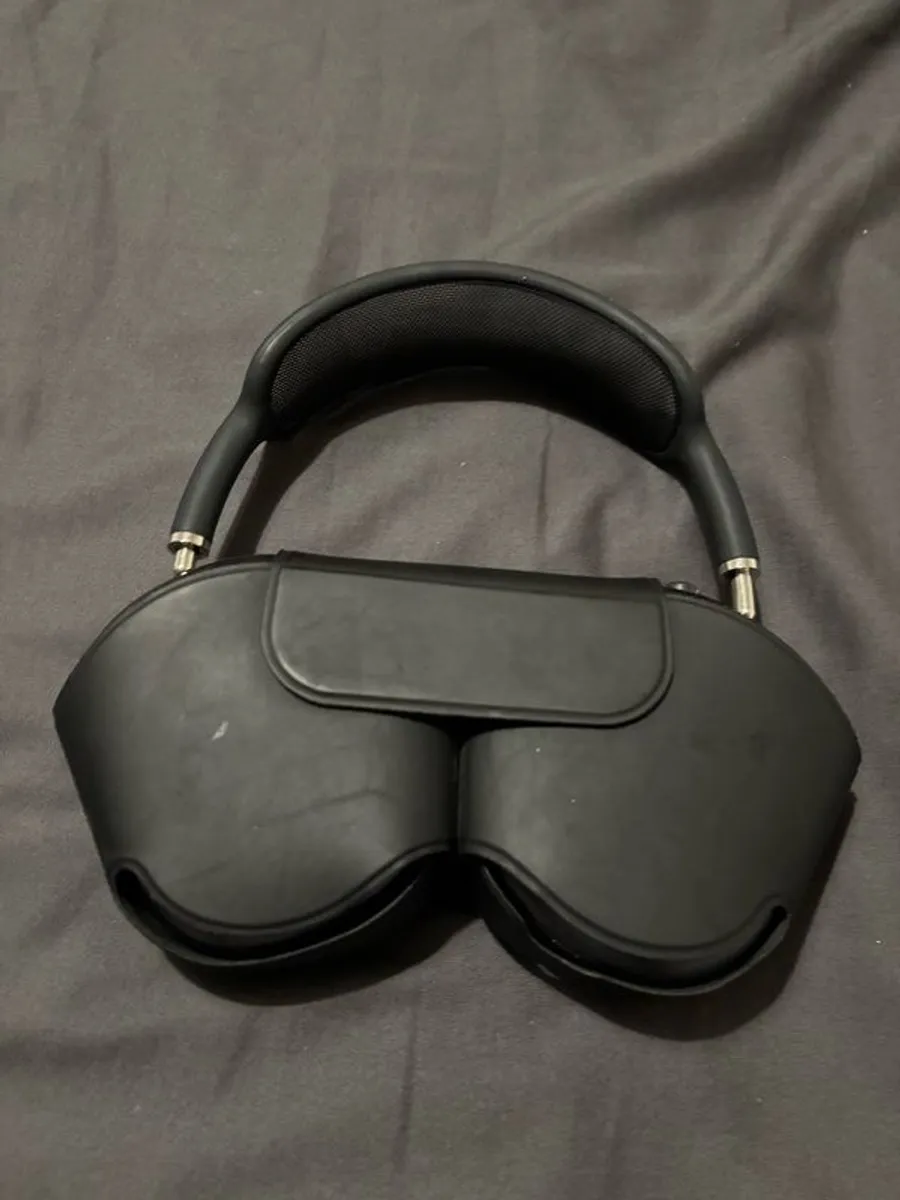 headphone - Image 1