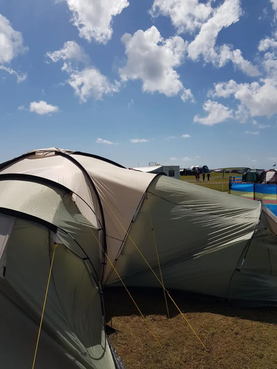 12 Man Tent - Image 1
