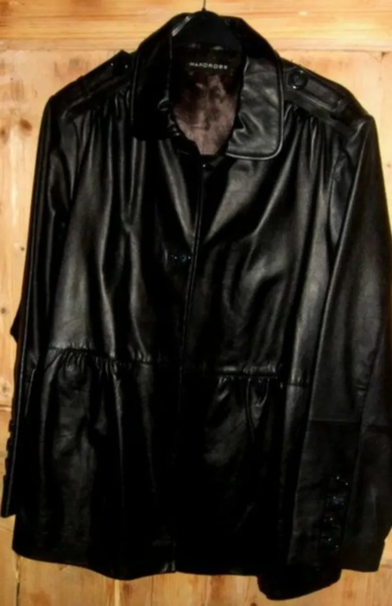 BNWT Ladies 100% Leather Jacket - Image 1
