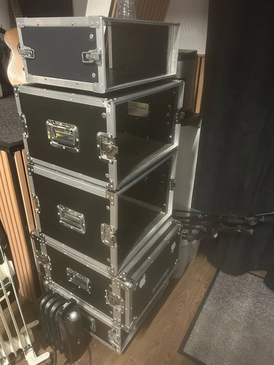 Rack gear flight cases - Image 1