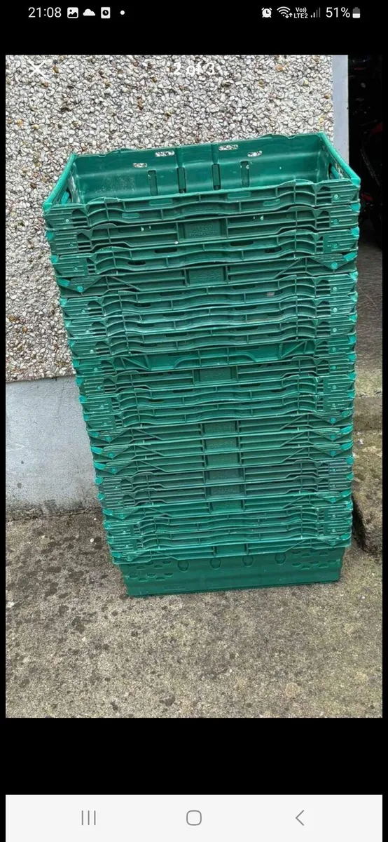1200 plastic storage crates for sale. - Image 2