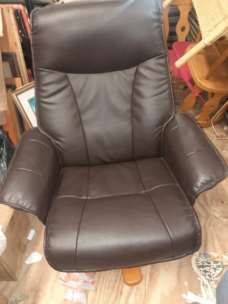 Armchair and footstool - Image 1