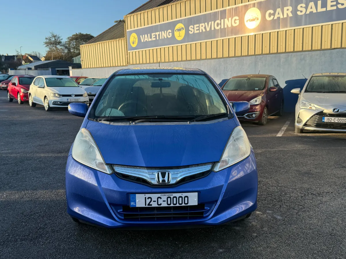 Honda Fit 1.3 SelfCharging Hybrid Auto - Image 3