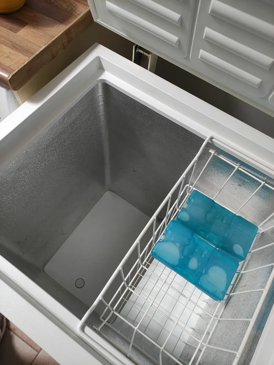 Chest Freezer - Image 2