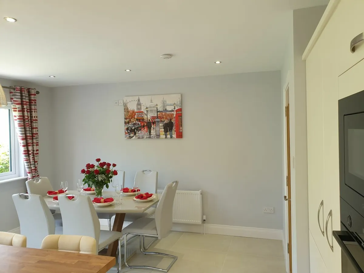 **NEW** Contemporary Dining Set Table & 6  Chairs - Image 1