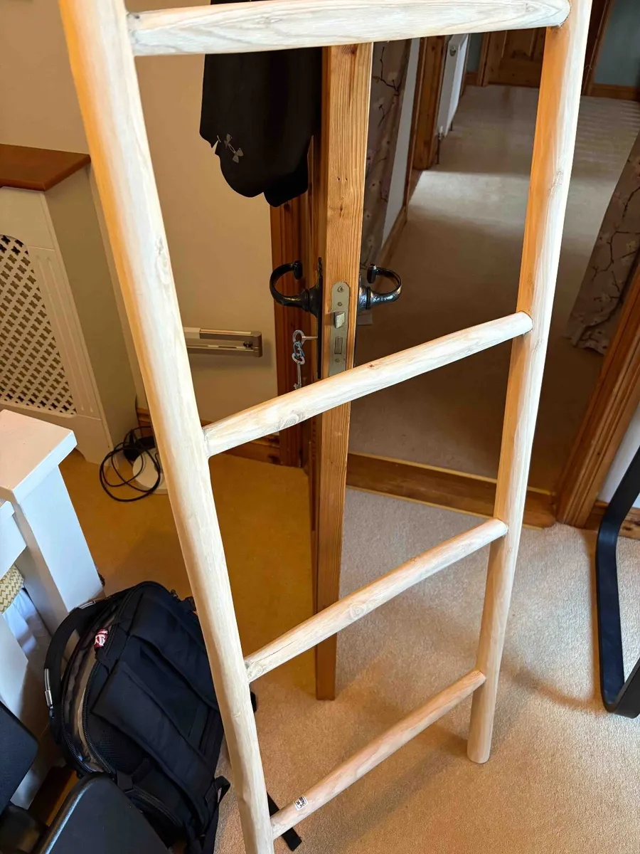 Clothes ladder - Image 1