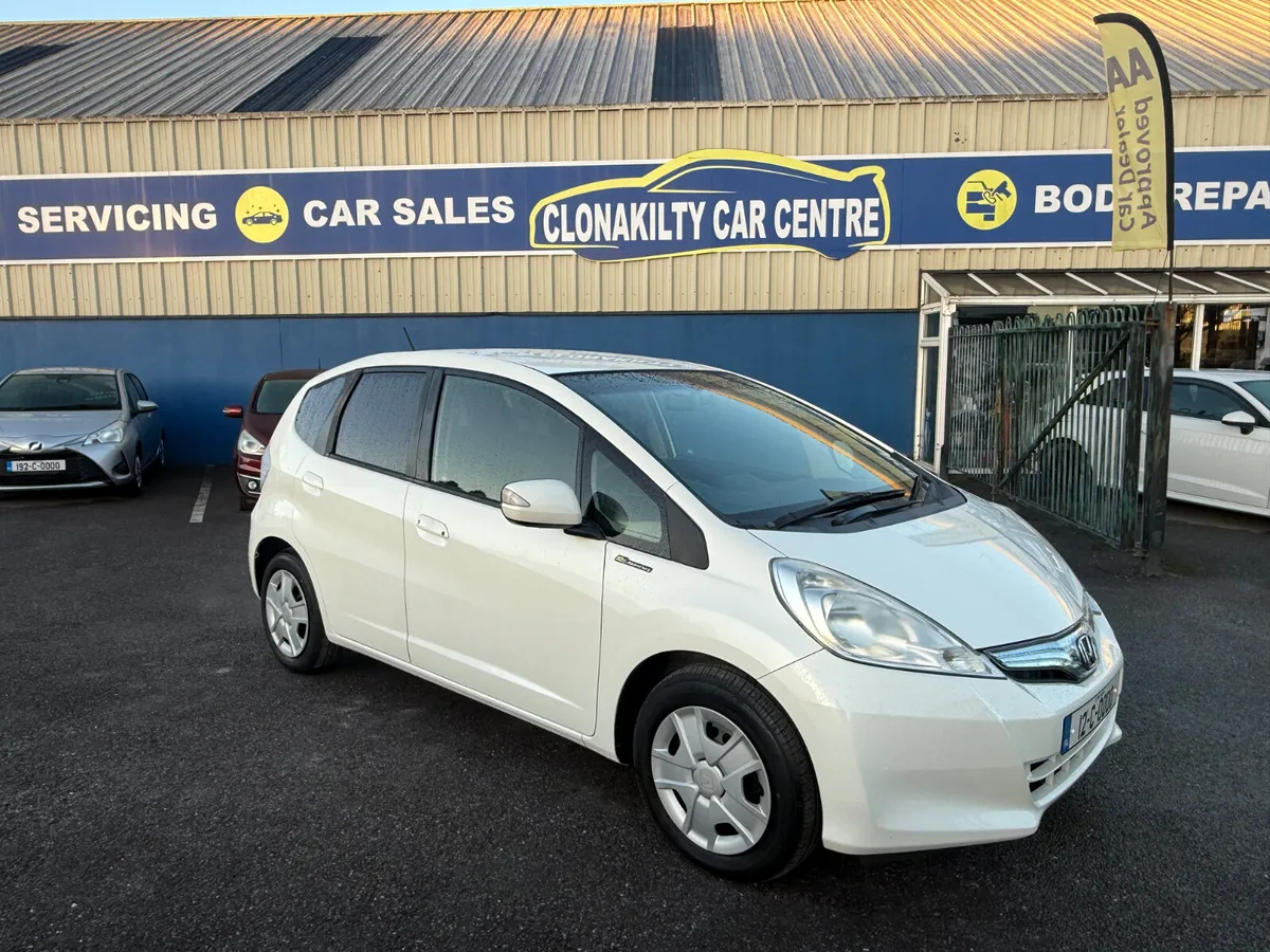 Honda Fit 1.3 SelfCharging Hybrid Auto - Image 4