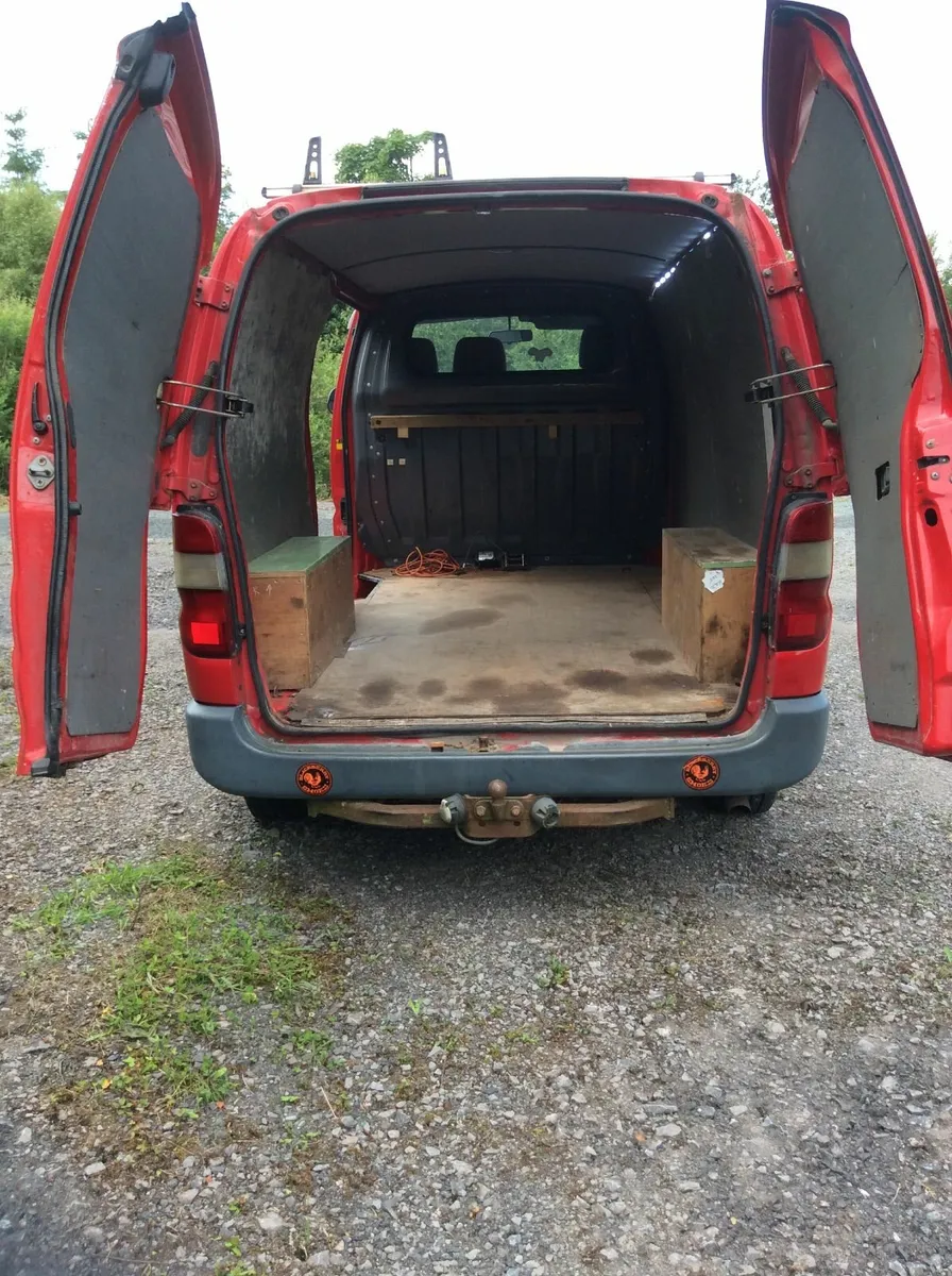 Toyota HiAce 2005 - Image 4