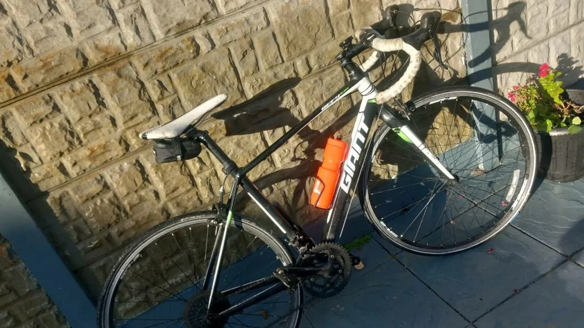 Giant road bike - Image 1