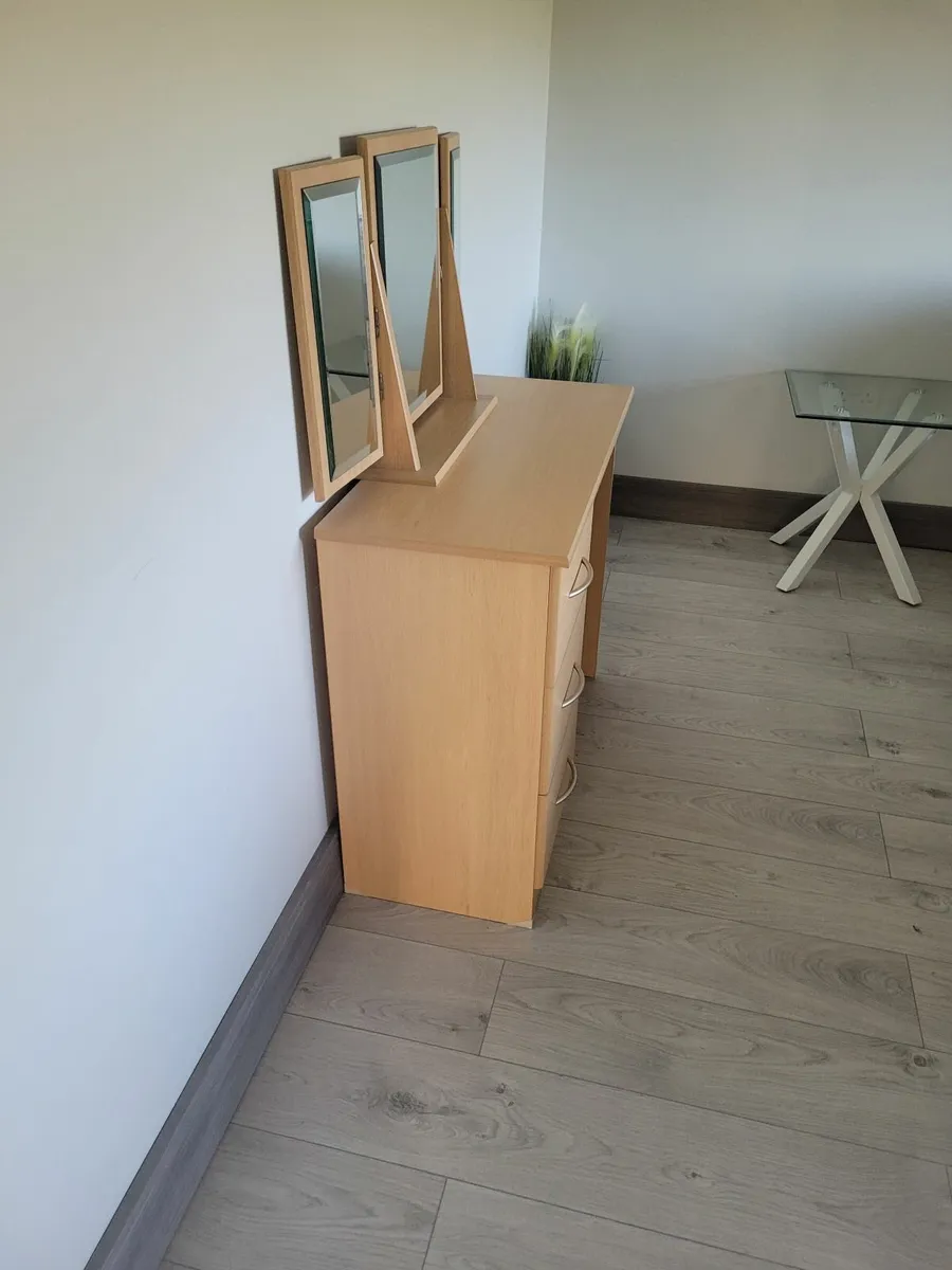 Dressing table - Image 2