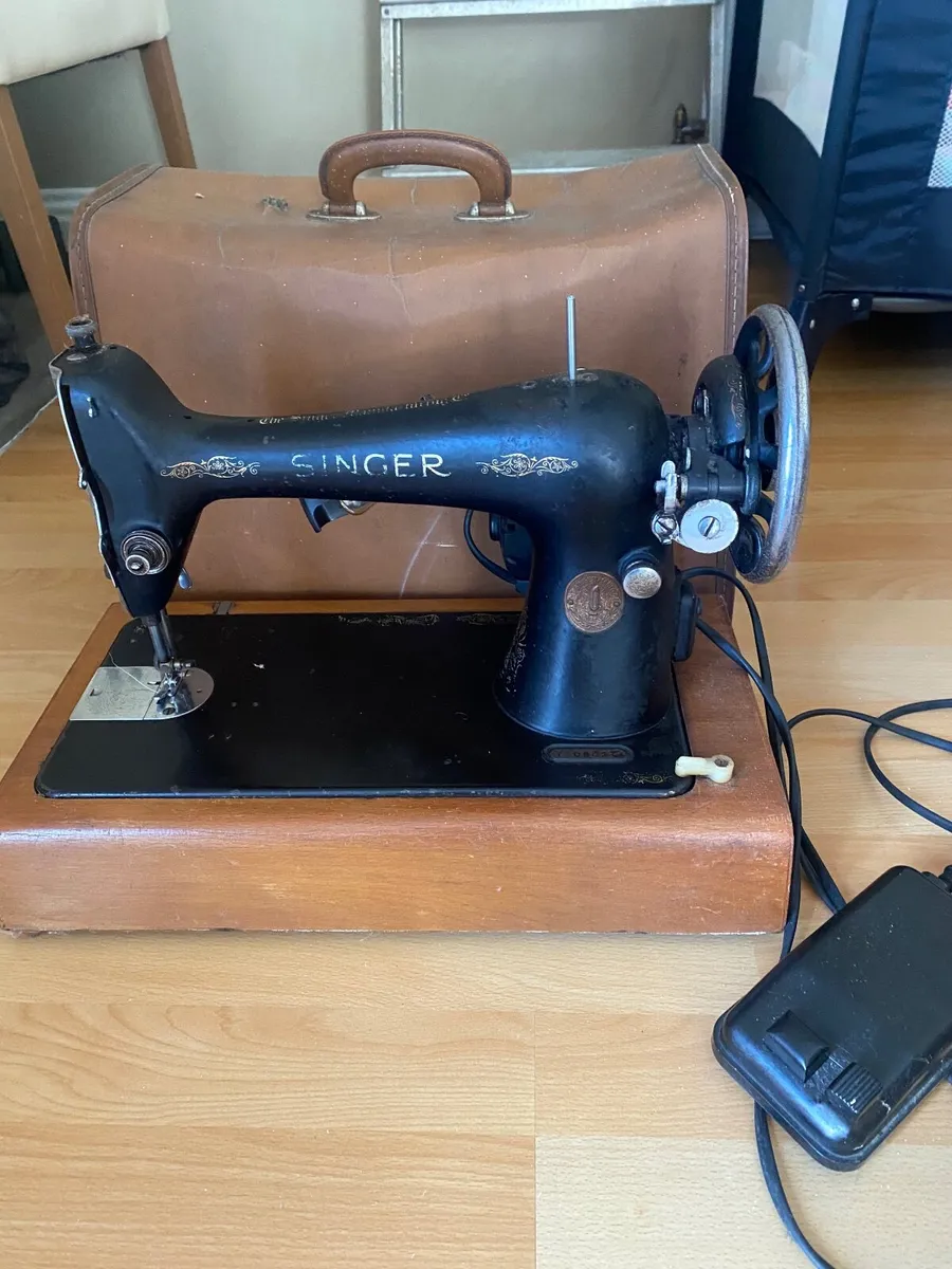 Sewing machine - Image 1