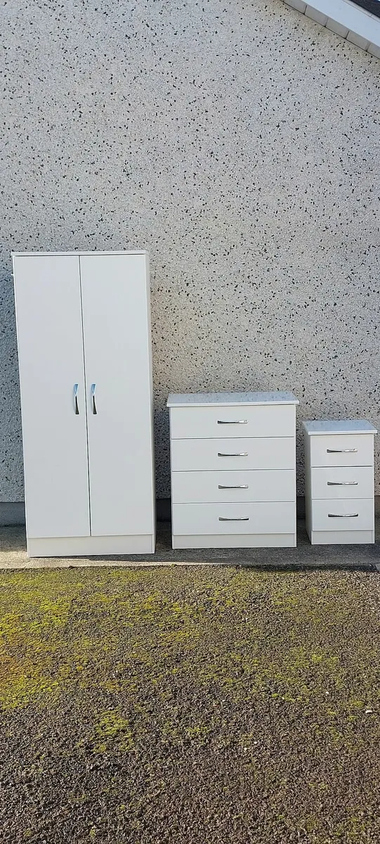 White Bedroom furniture set - Image 2