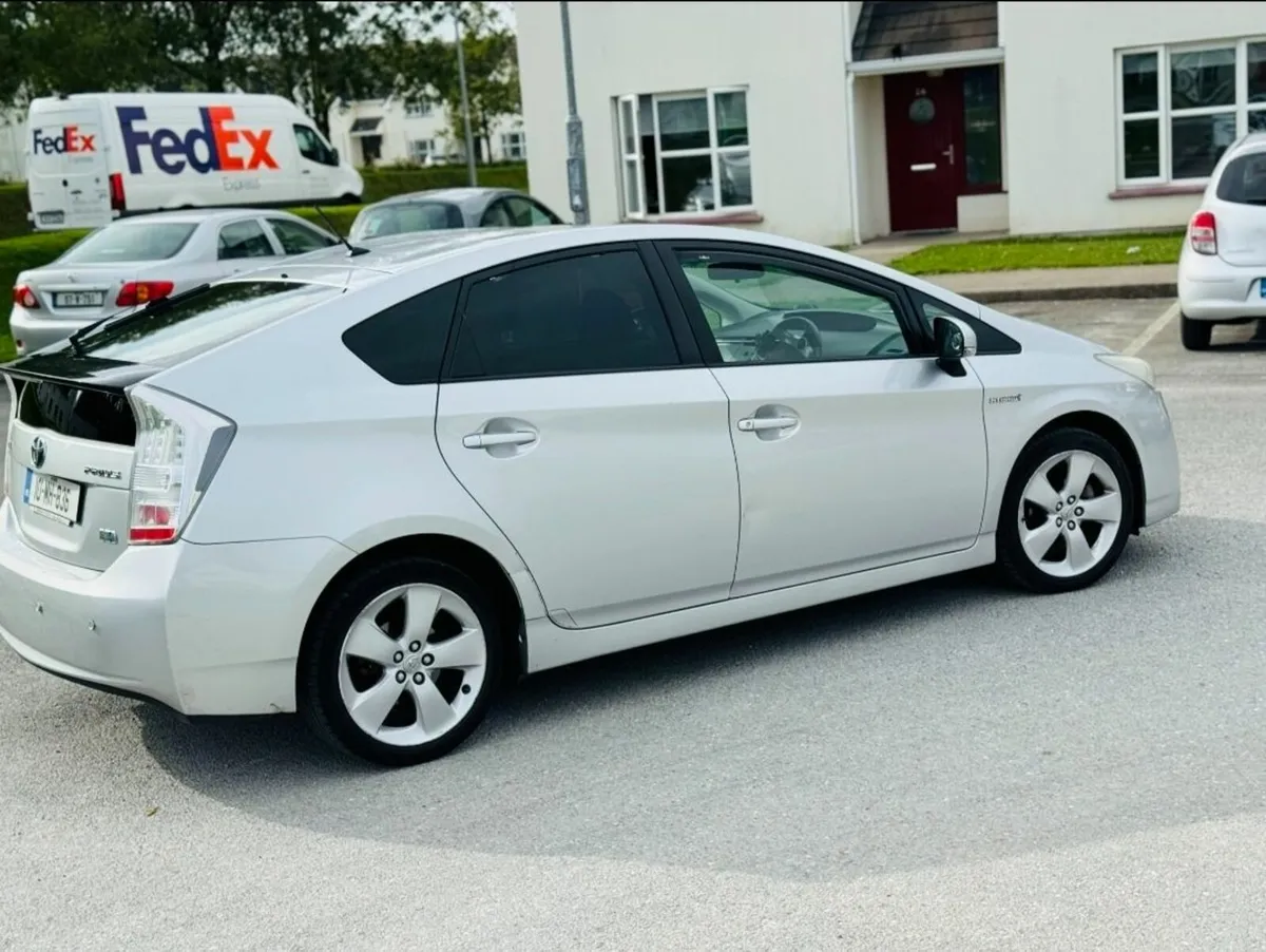 Toyota Prius 2010 /3850 euros - Image 1