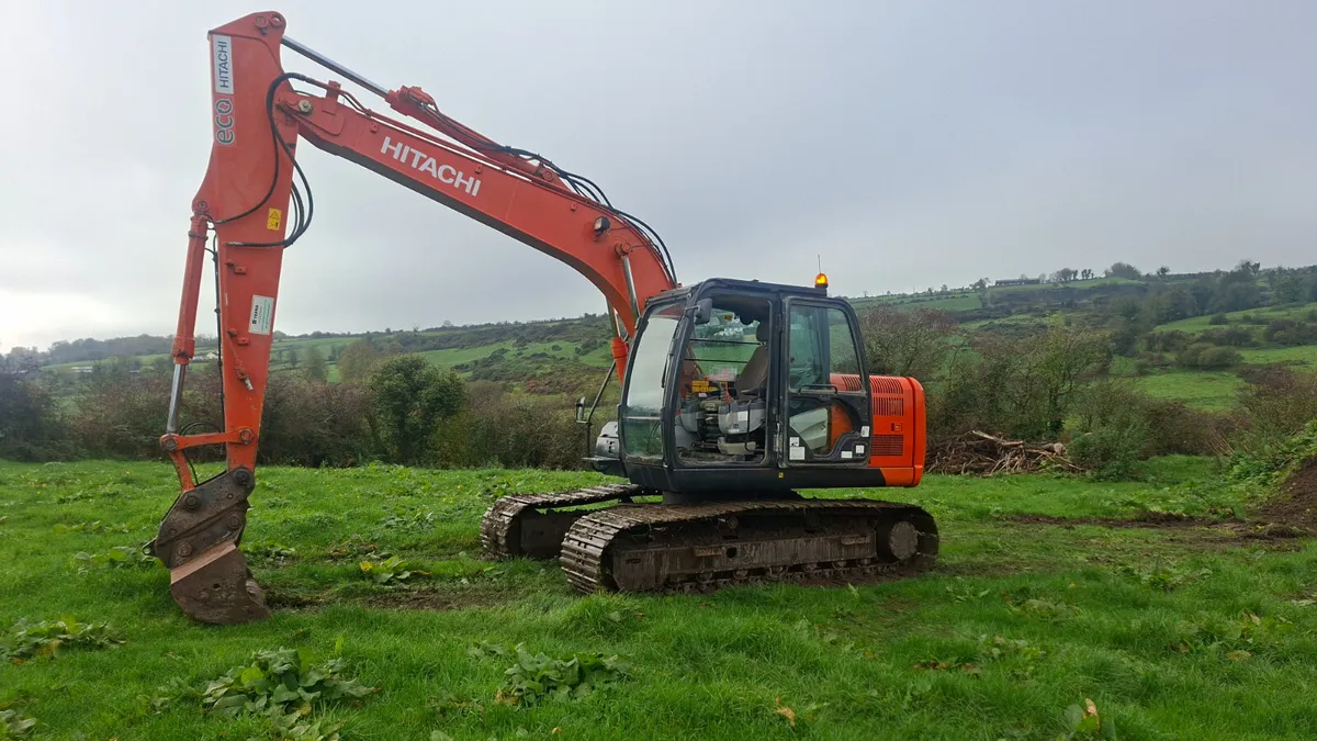 2015 Hitachi 130.5 - Image 3