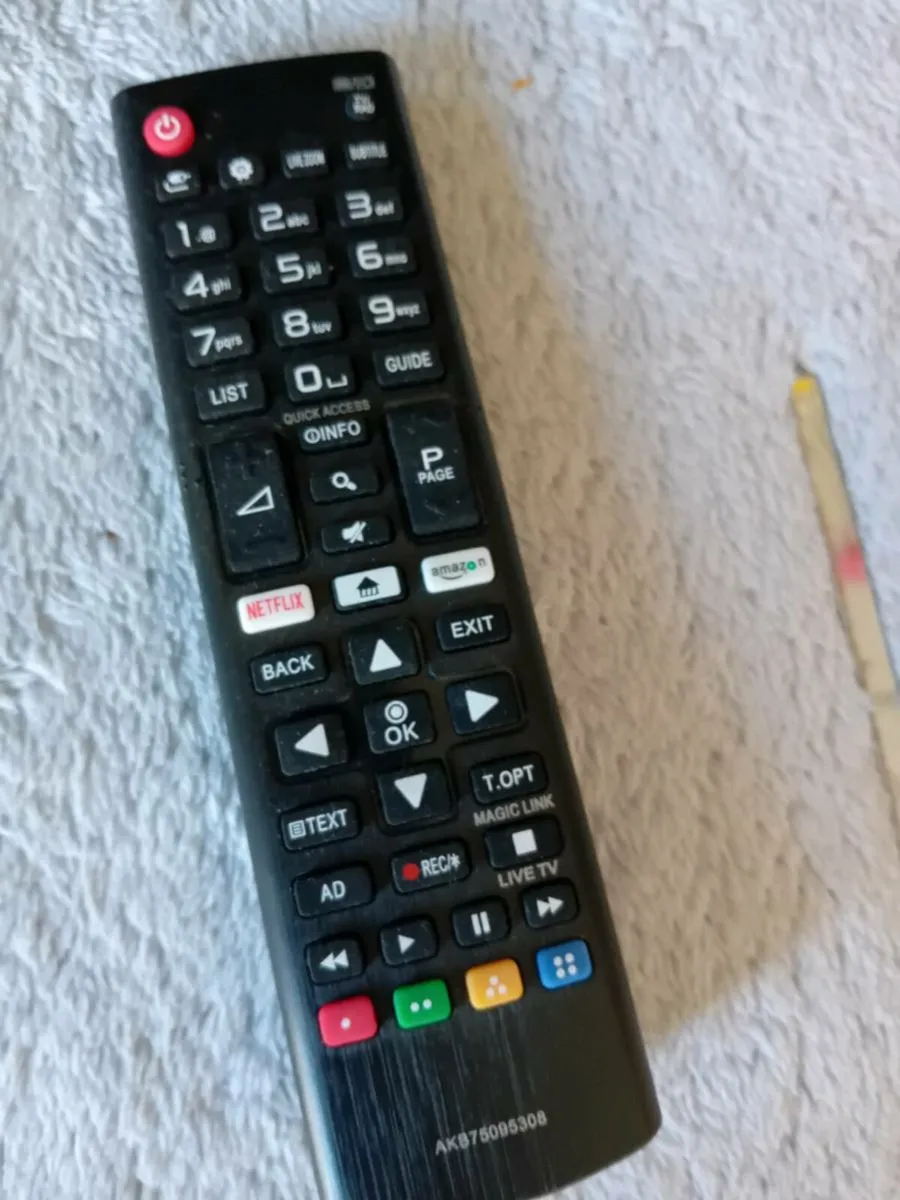 LG 31inch TV and remote - Image 3