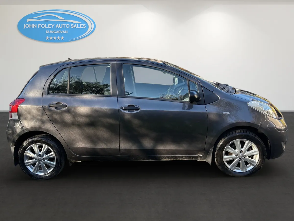 2011-Toyota Yaris 1.0-Sport -5 door - Image 4