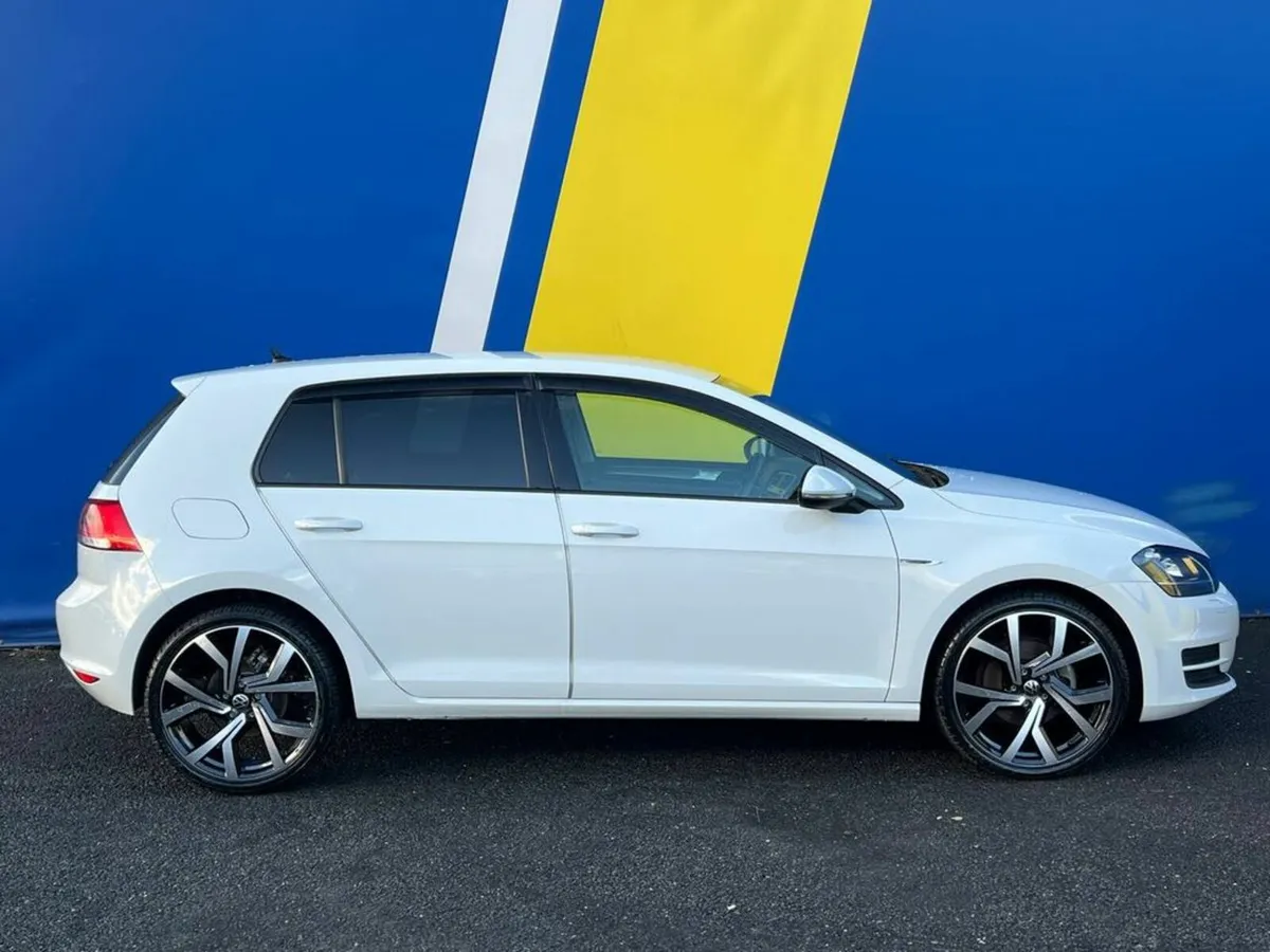 Volkswagen Golf R-LINE PACK 1.2 TSI AUTO // MULTIM - Image 2